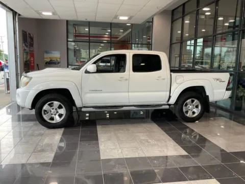 Another view of 2009 Toyota Tacoma PreRunner for sale in Kansas City, MO at Jay Wolfe Toyota