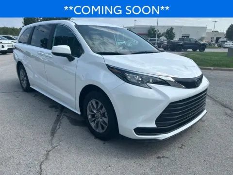 Another view of 2025 Toyota Sienna LE for sale in Kansas City, MO at Jay Wolfe Toyota