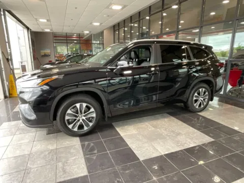 Another view of 2024 Toyota Highlander XLE for sale in Kansas City, MO at Jay Wolfe Toyota