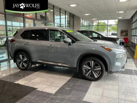 Gray 2023 Nissan Rogue SL for sale in Kansas City, MO