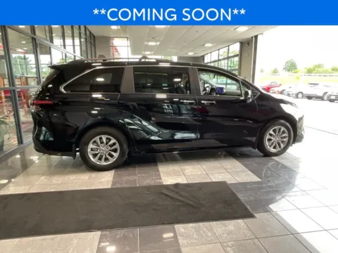 More photos of 2025 Toyota Sienna XLE at Jay Wolfe Toyota, MO