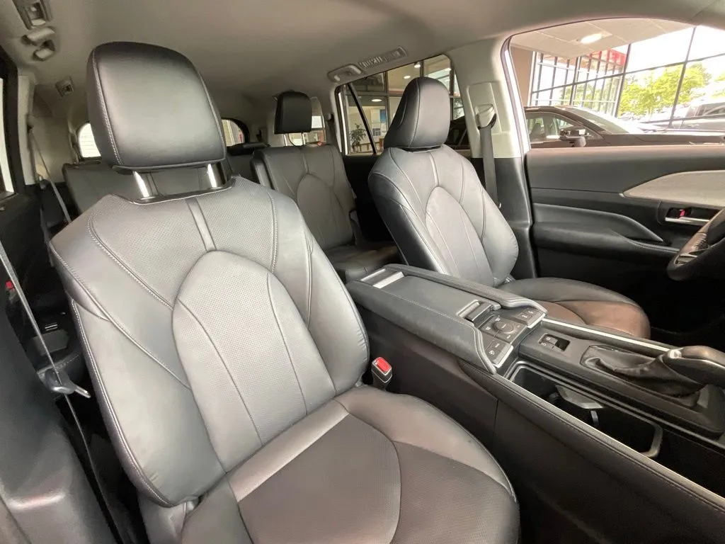 Toyota Grand Highlander photo 19