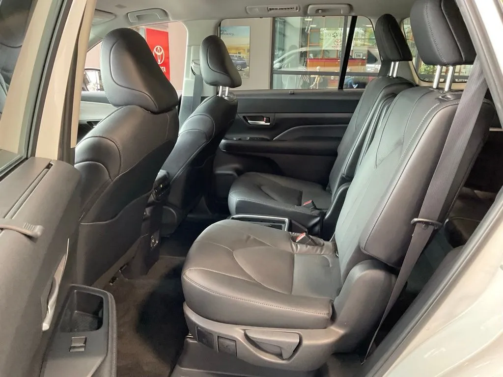 Toyota Grand Highlander photo 22