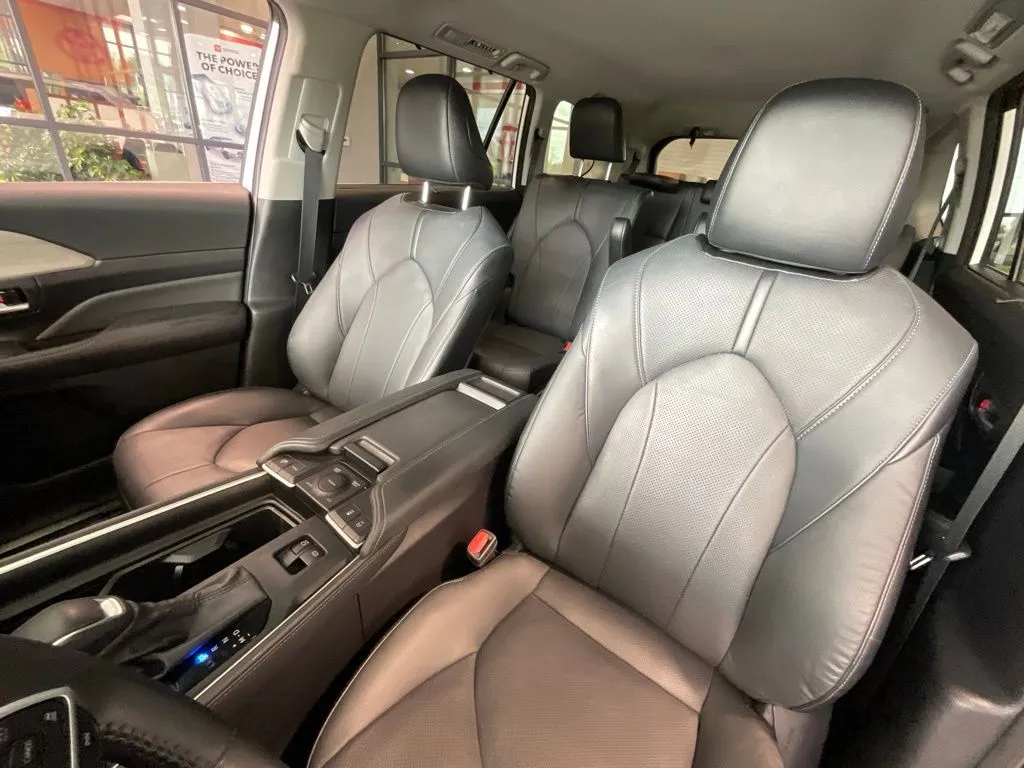 Toyota Grand Highlander photo 10