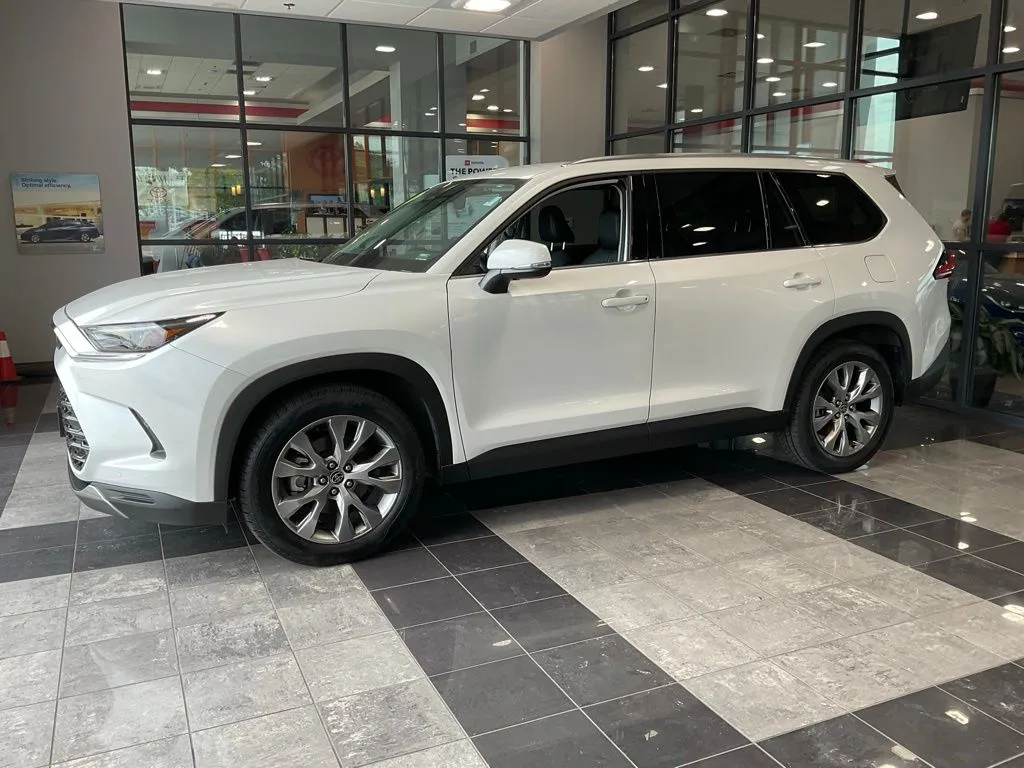 Toyota Grand Highlander photo 3