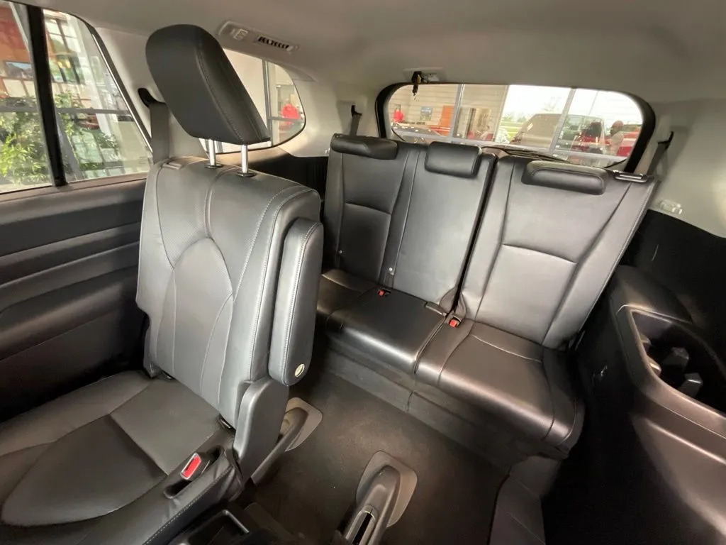 Toyota Grand Highlander photo 23