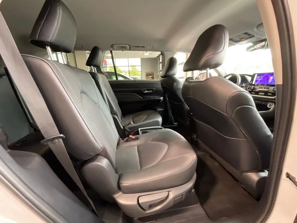 Toyota Grand Highlander photo 20