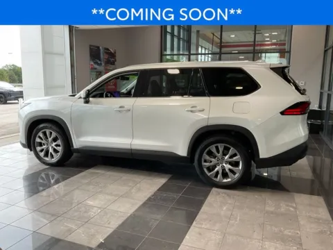 More photos of 2024 Toyota Grand Highlander Limited at Jay Wolfe Toyota, MO