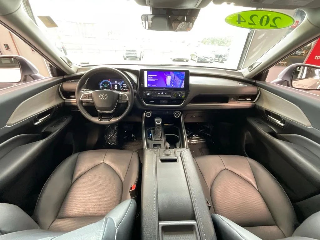 Toyota Grand Highlander photo 8