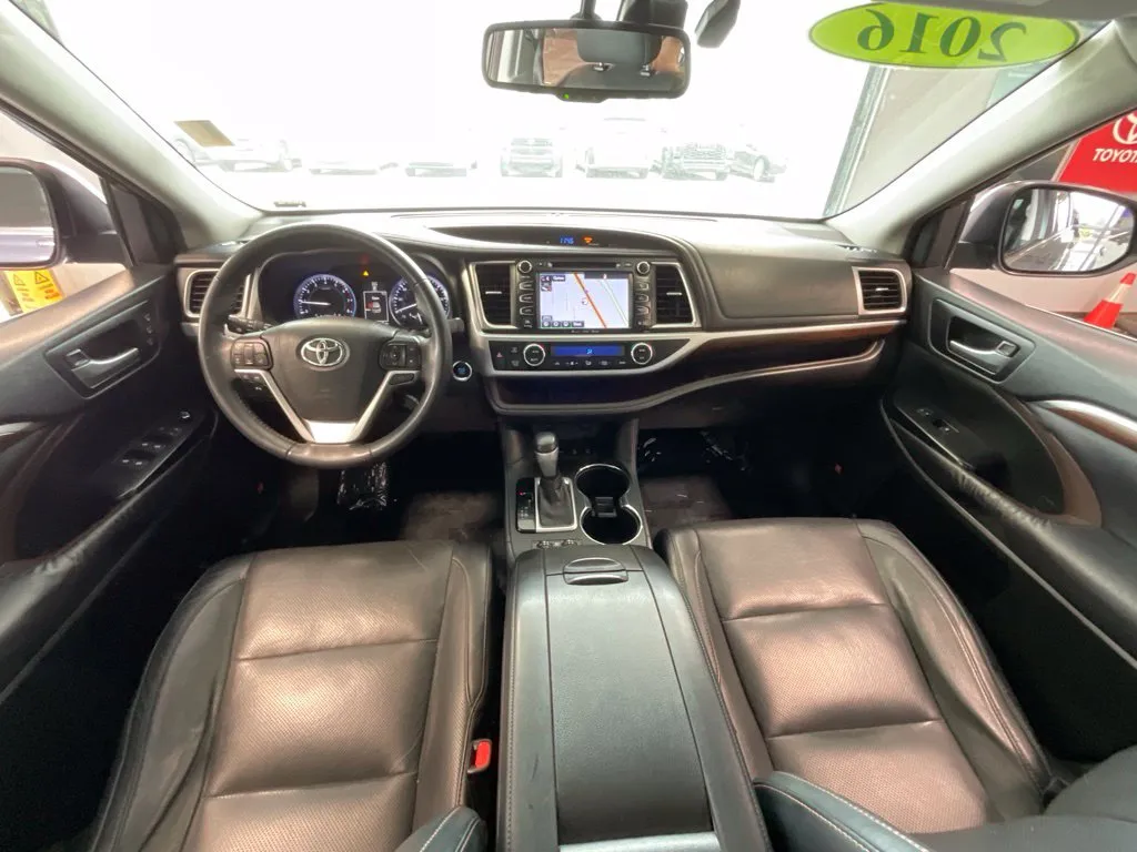 Toyota Highlander photo 8