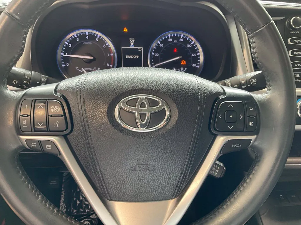 Toyota Highlander photo 11