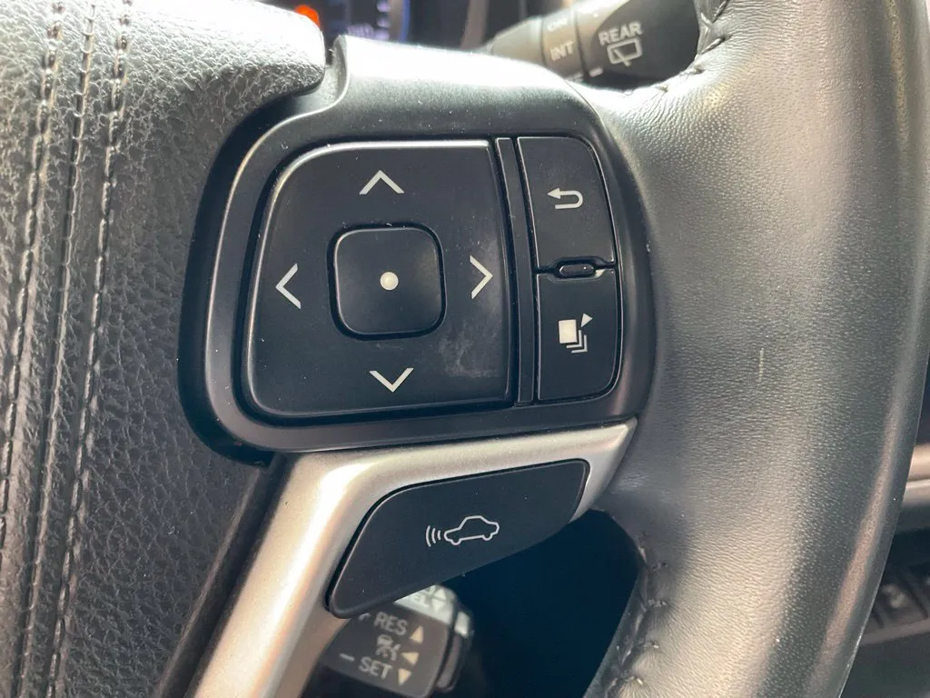 Toyota Highlander photo 13