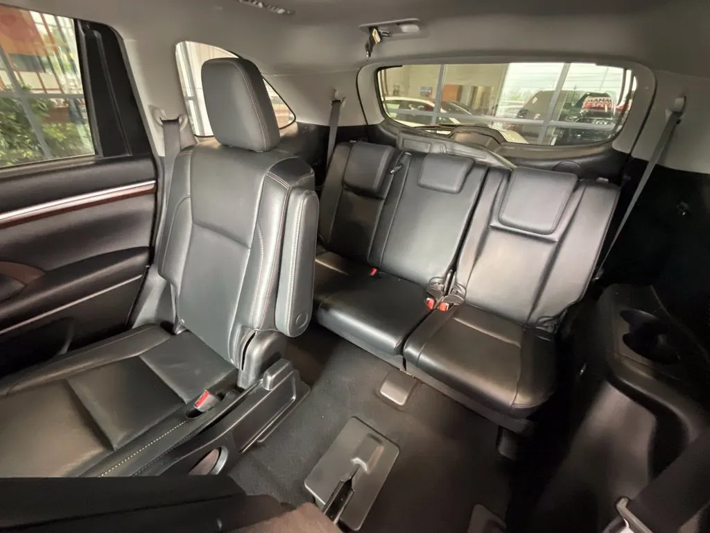 Toyota Highlander photo 24
