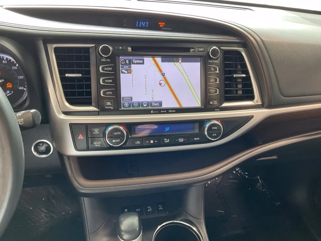 Toyota Highlander photo 15