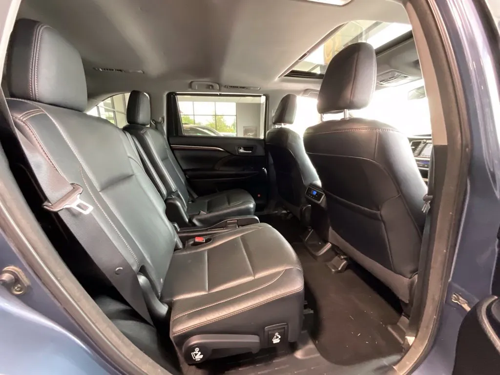 Toyota Highlander photo 21