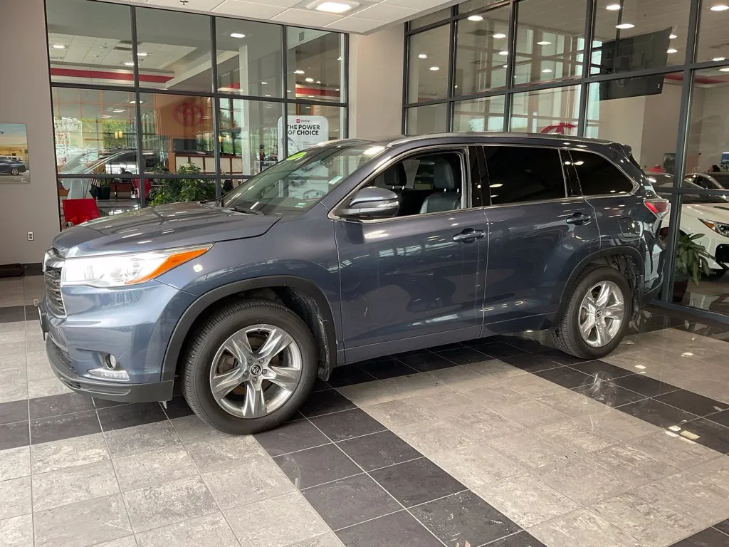 Toyota Highlander photo 3