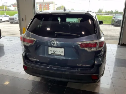 More photos of 2016 Toyota Highlander Limited at Jay Wolfe Toyota, MO