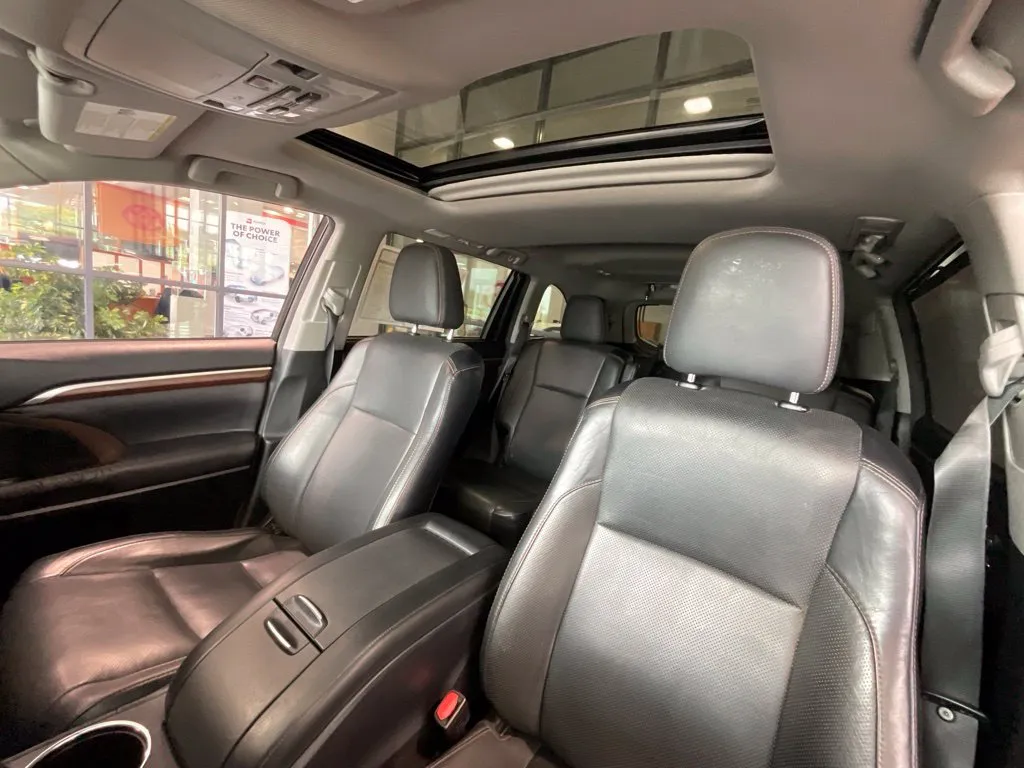 Toyota Highlander photo 10