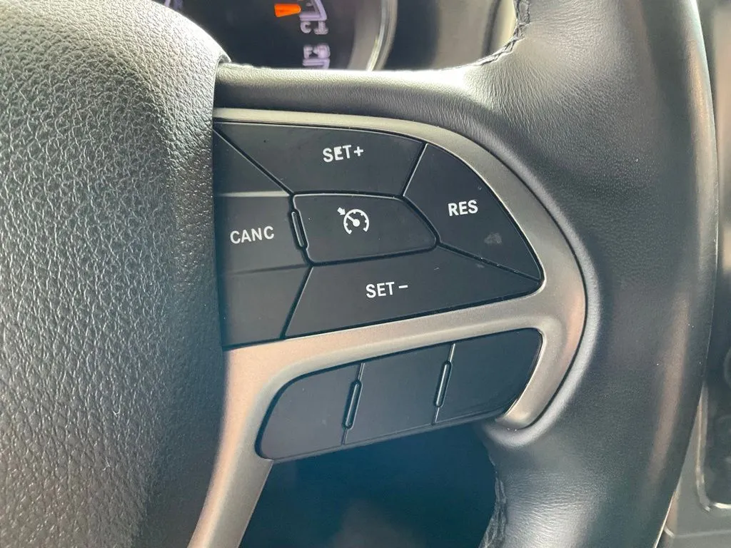 Jeep Grand Cherokee photo 13