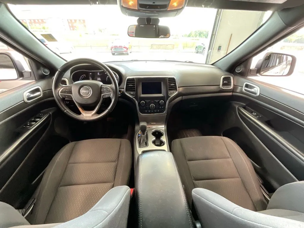 Jeep Grand Cherokee photo 8