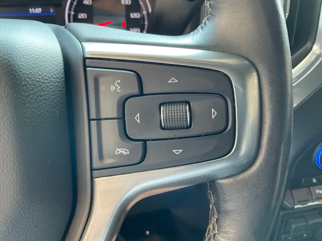 Chevrolet Silverado photo 13