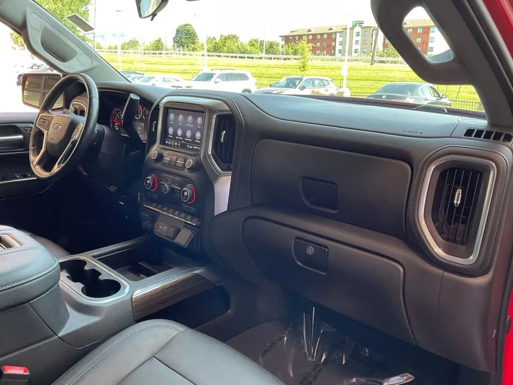 Chevrolet Silverado photo 18