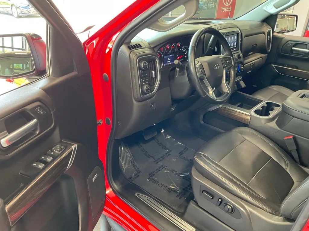 Chevrolet Silverado photo 9