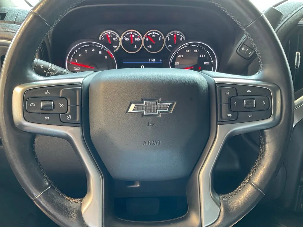 Chevrolet Silverado photo 11