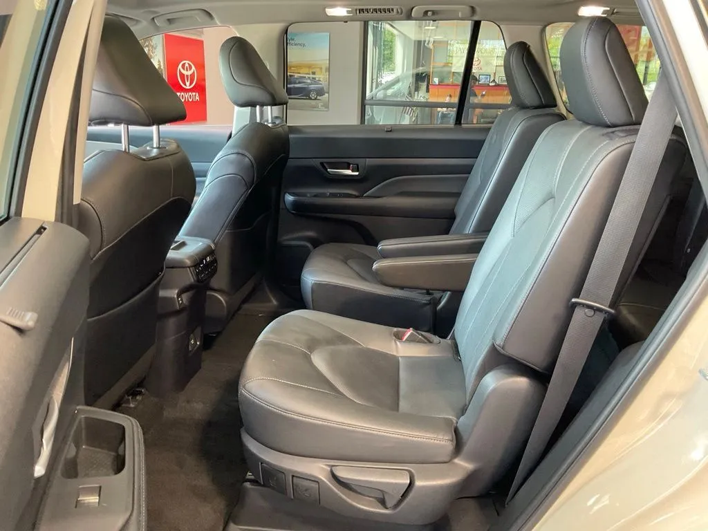 Toyota Grand Highlander photo 22