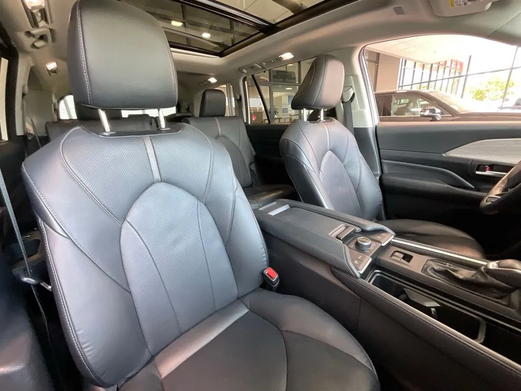 Toyota Grand Highlander photo 19