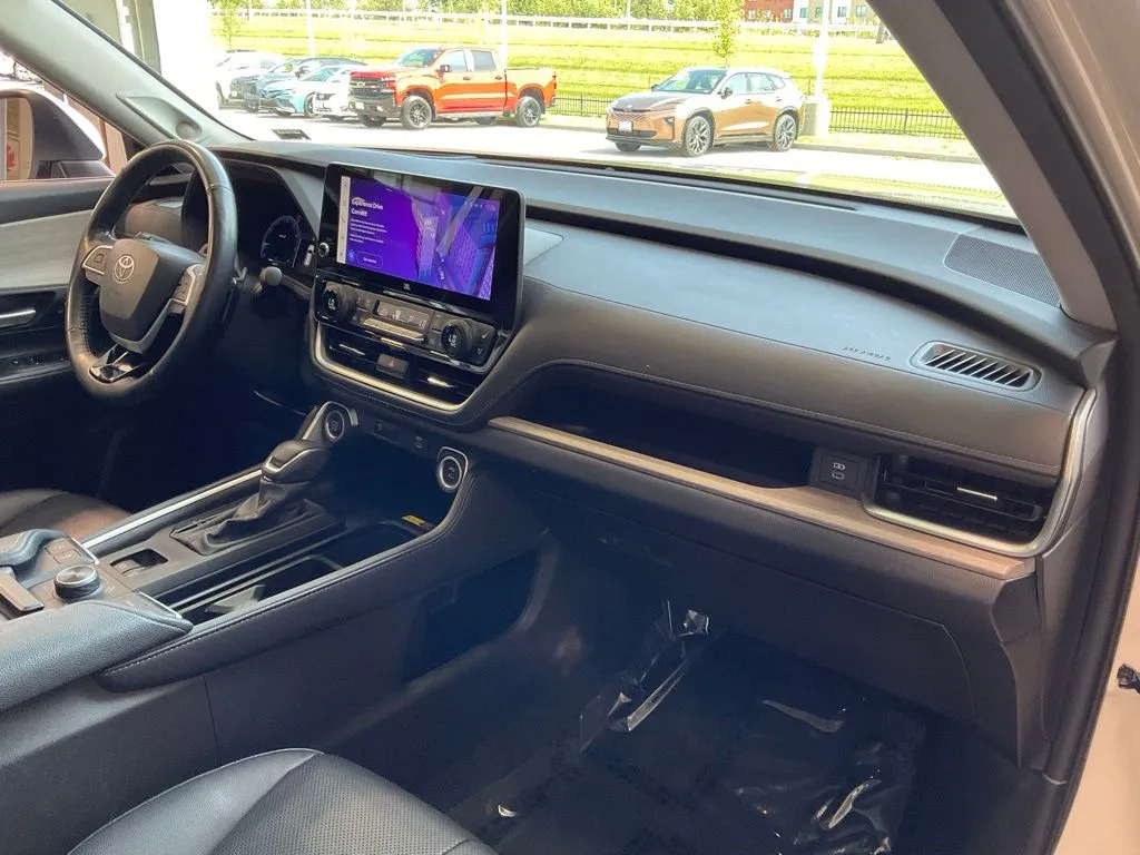 Toyota Grand Highlander photo 18