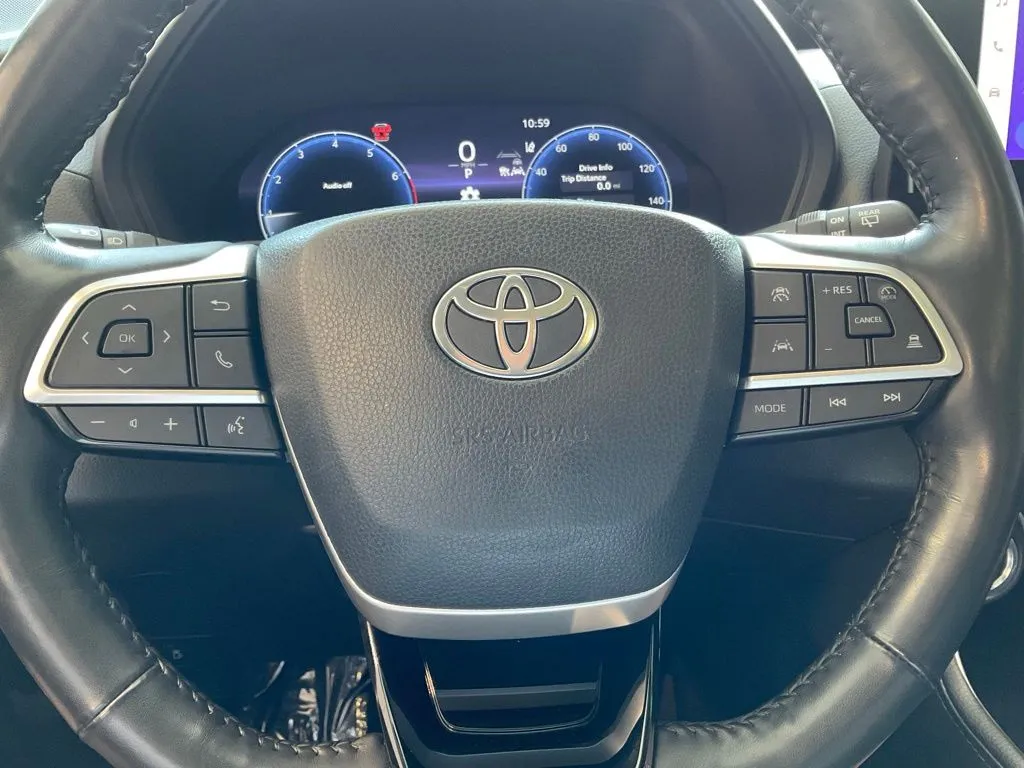 Toyota Grand Highlander photo 11