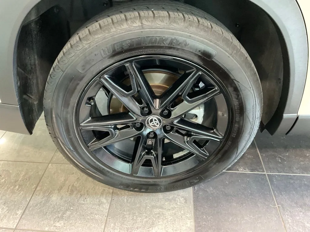 Toyota Grand Highlander photo 7