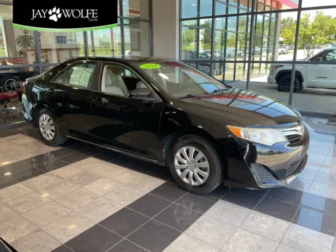Black 2014 Toyota Camry LE for sale in Kansas City, MO