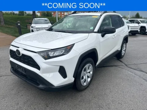 White 2019 Toyota RAV4 LE for sale in Kansas City, MO