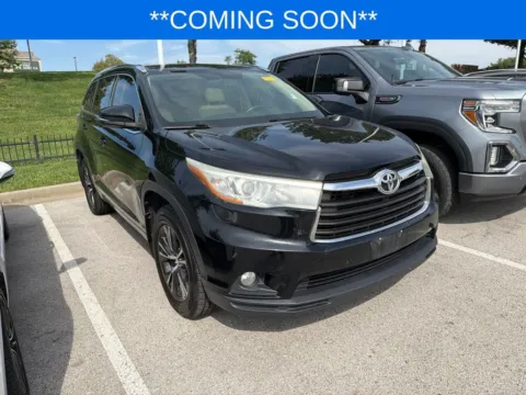 Another view of 2016 Toyota Highlander XLE V6 for sale in Kansas City, MO at Jay Wolfe Toyota