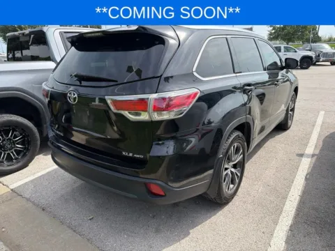More photos of 2016 Toyota Highlander XLE V6 at Jay Wolfe Toyota, MO