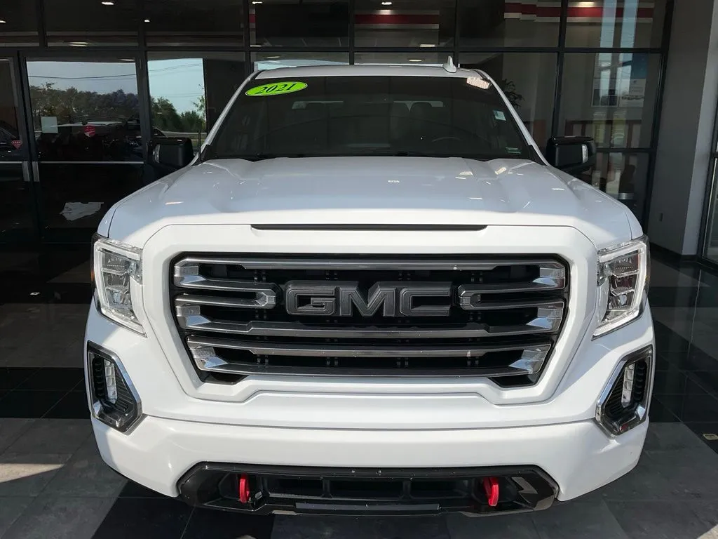 GMC Sierra photo 2