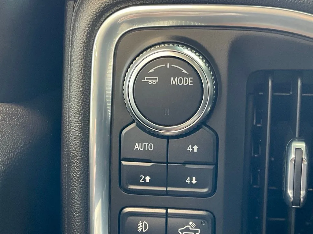 GMC Sierra photo 16