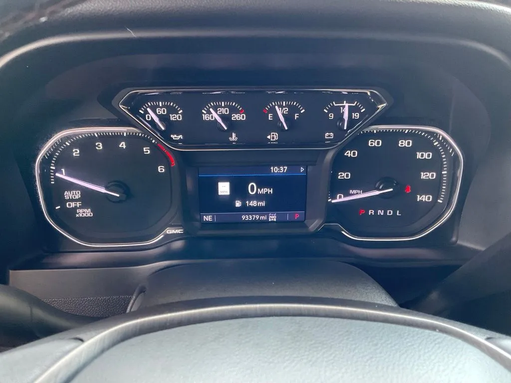 GMC Sierra photo 13