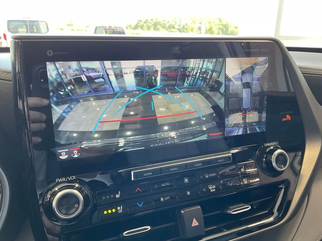 Toyota Highlander photo 17