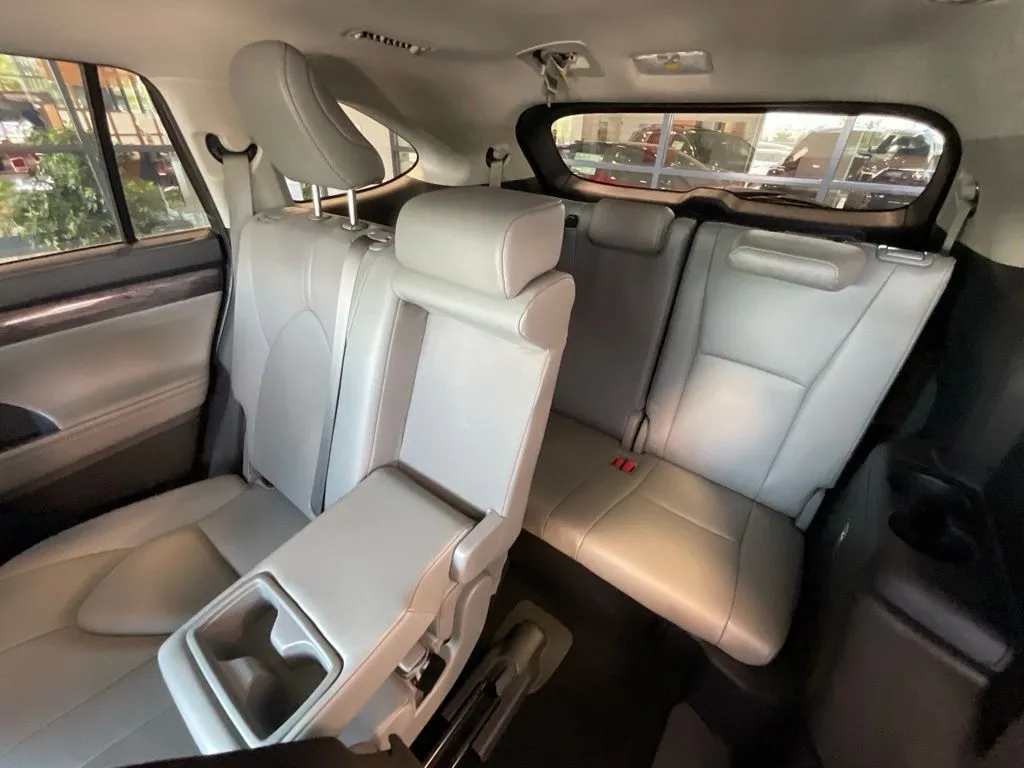 Toyota Highlander photo 24