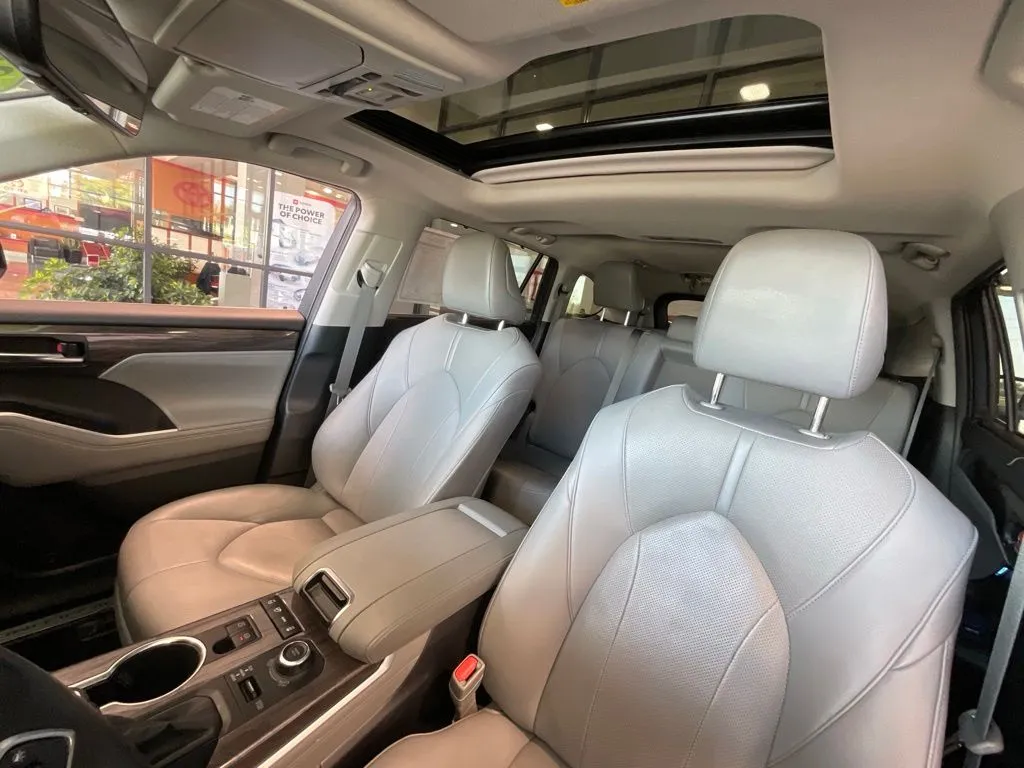 Toyota Highlander photo 10