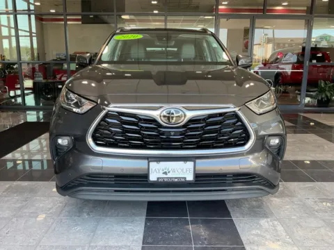 Photos of 2020 Toyota Highlander Limited for sale in Kansas City, MO at Jay Wolfe Toyota