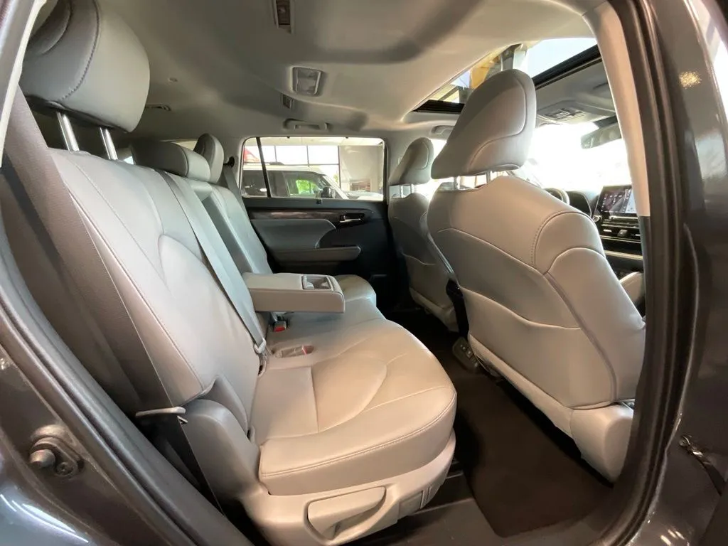 Toyota Highlander photo 21