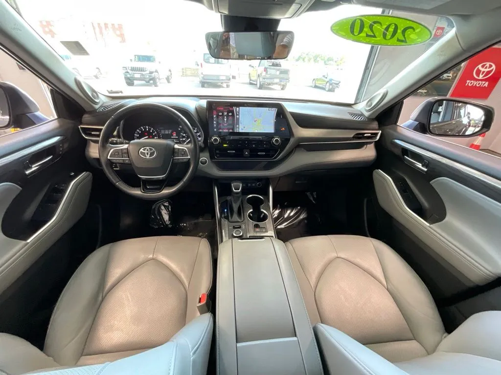 Toyota Highlander photo 8