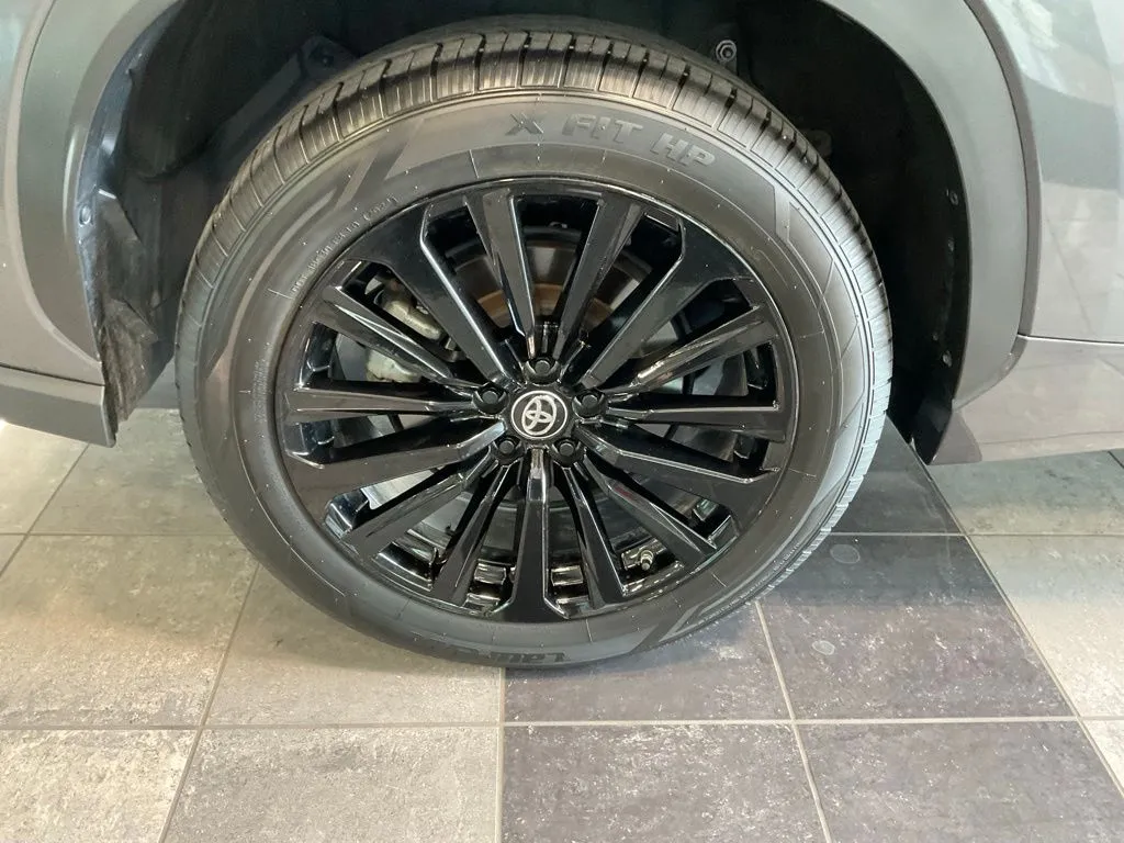Toyota Highlander photo 7