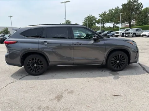 More photos of 2023 Toyota Highlander XSE at Jay Wolfe Toyota, MO