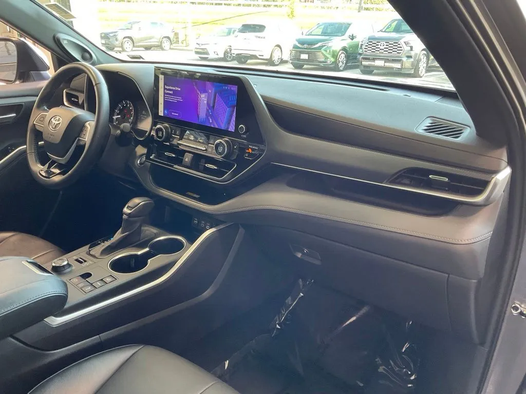 Toyota Highlander photo 18