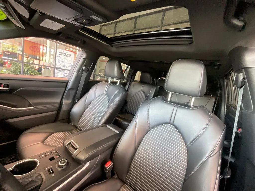 Toyota Highlander photo 10